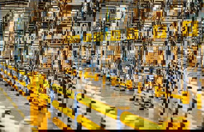 Busy Warehouse Black Friday