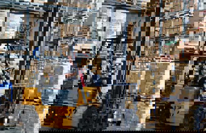 Busy Warehouse Black Friday